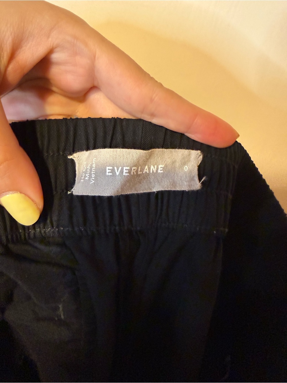 Everlane The Wool Tapered Leg Pant Trousers in Black Pull On Elastic Sz 0 - Picture 2 of 5